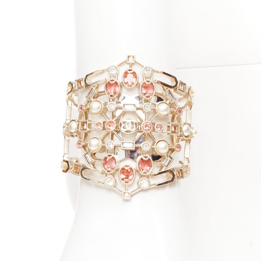 Chanel 2017 Pearl Medallion Bangle